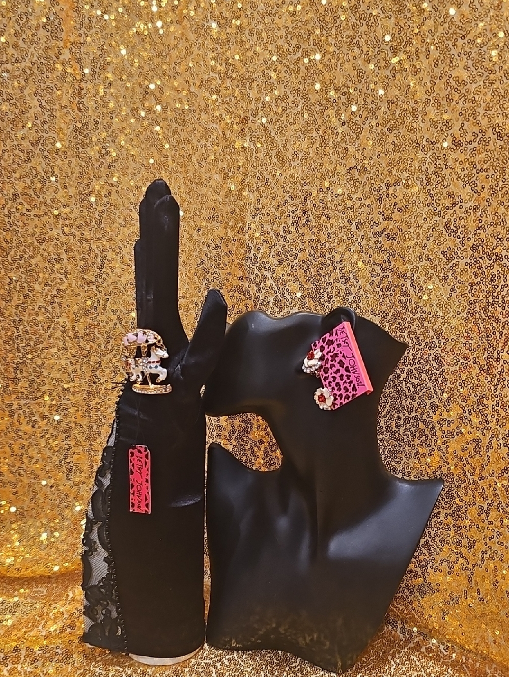 Betsey Johnson Jewelry set with a carousel horse pin and a pair of rose Earings - Picture 3 of 7